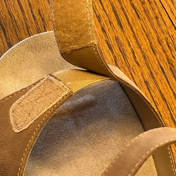 Easy Spirit Tan Leather Adjustable Strap Sandals Size 11W - Picture 9 of 10